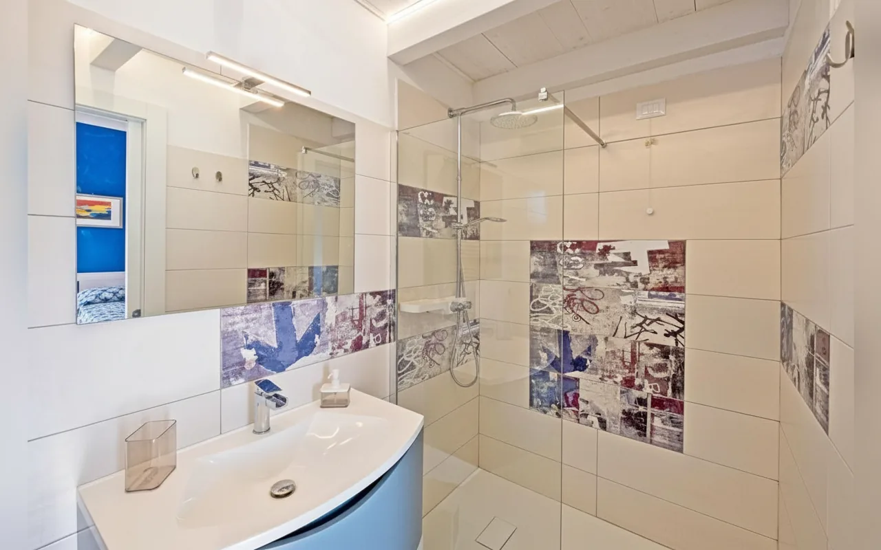 Camera con bagno privato — La Villa 31, Rosignano Marittimo (Toscana) (foto 29)