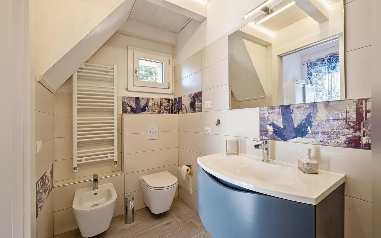 Camera con bagno privato — La Villa 31, Rosignano Marittimo (Toscana) (foto 31)